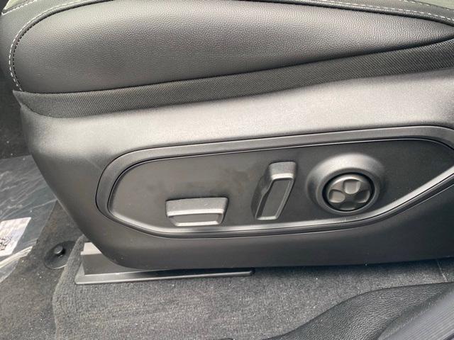 new 2025 Jeep Grand Cherokee car, priced at $40,323