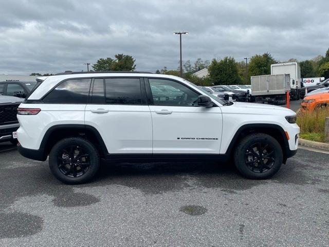 new 2025 Jeep Grand Cherokee car, priced at $40,323