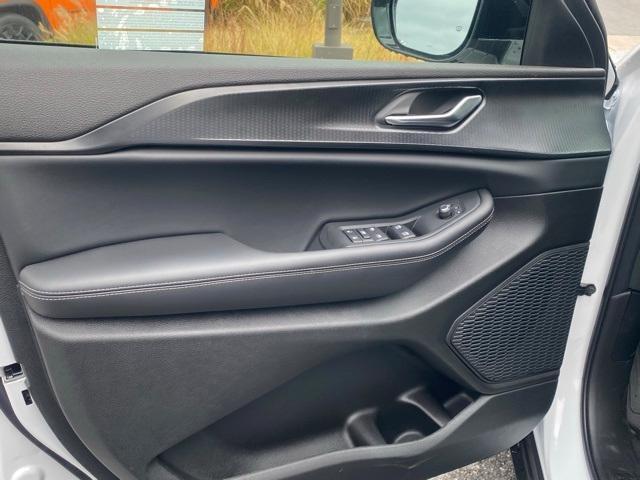 new 2025 Jeep Grand Cherokee car, priced at $40,323