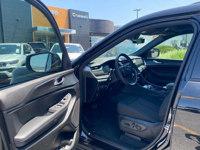 new 2025 Jeep Grand Cherokee L car, priced at $40,000