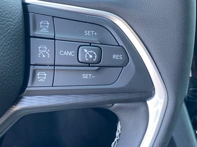 new 2025 Jeep Grand Cherokee L car, priced at $40,000