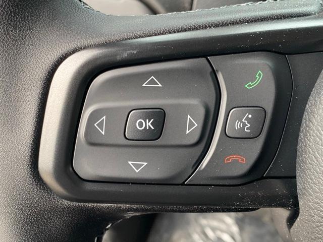 new 2025 Jeep Wrangler car, priced at $43,275