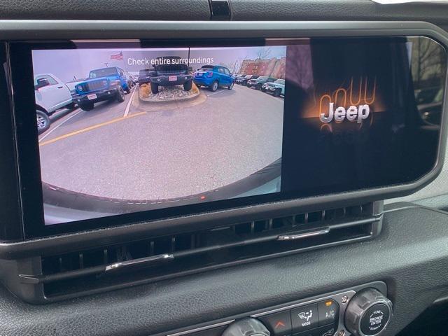 new 2025 Jeep Wrangler car, priced at $43,275