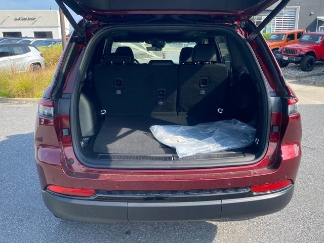 new 2025 Jeep Grand Cherokee car, priced at $44,750