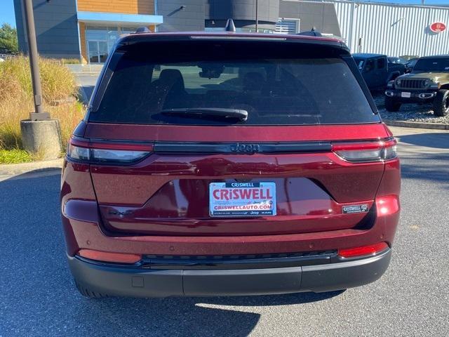 new 2025 Jeep Grand Cherokee car, priced at $40,750