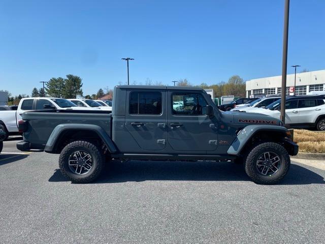 new 2025 Jeep Gladiator car, priced at $53,295