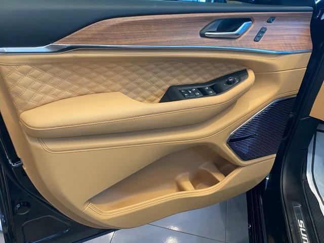 new 2025 Jeep Grand Cherokee L car, priced at $68,500