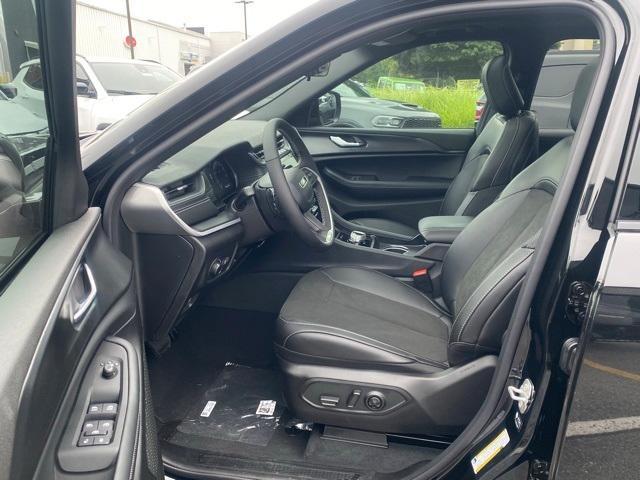 new 2025 Jeep Grand Cherokee L car, priced at $42,400