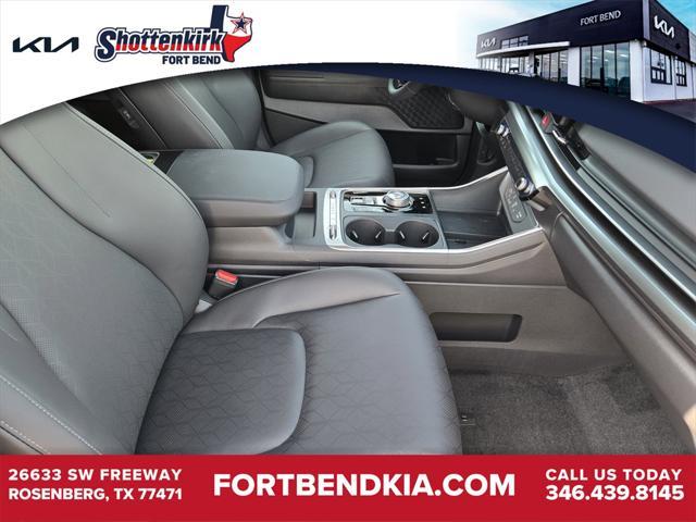 new 2025 Kia Carnival Hybrid car, priced at $53,890