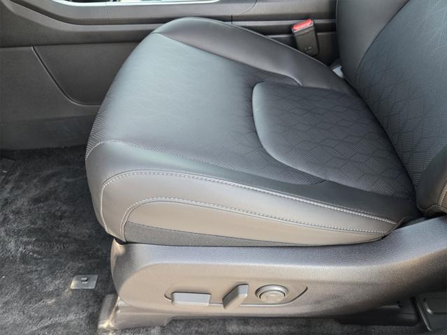 new 2025 Kia Carnival Hybrid car, priced at $51,812