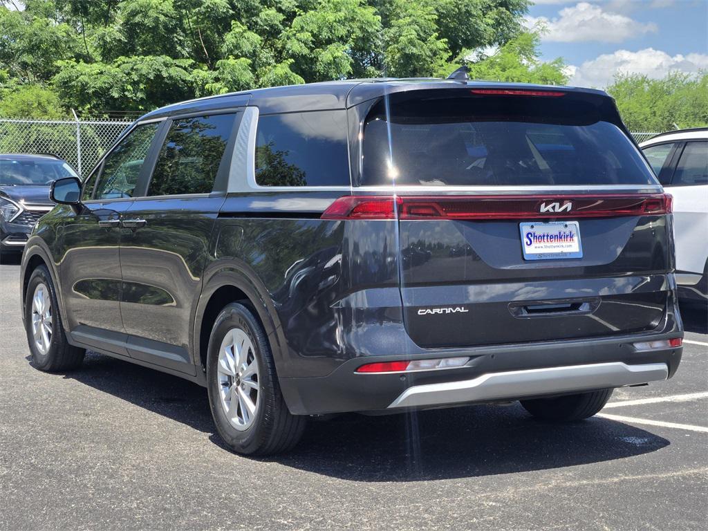 used 2024 Kia Carnival car, priced at $31,888
