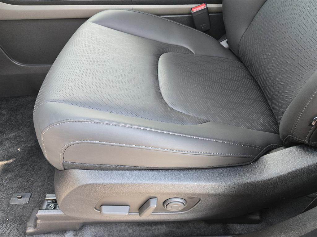 new 2026 Kia Carnival car, priced at $39,895