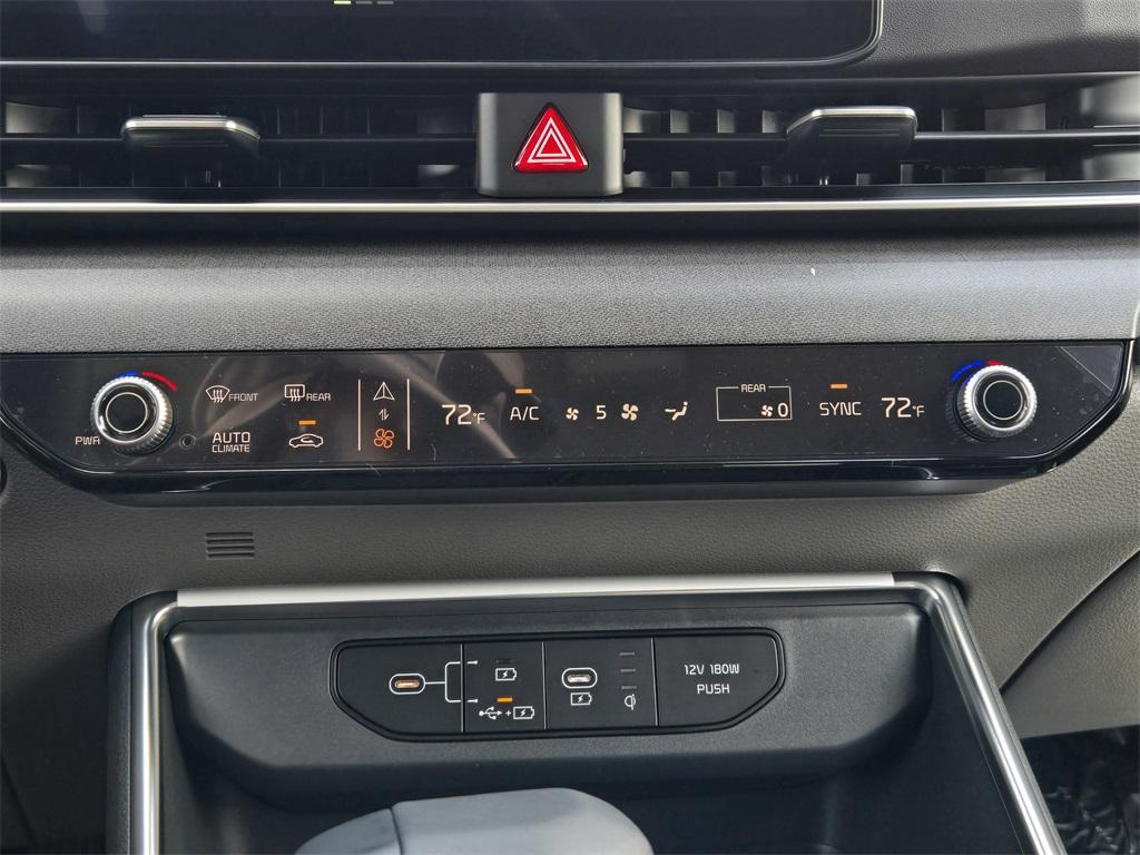 new 2026 Kia Carnival car, priced at $39,895
