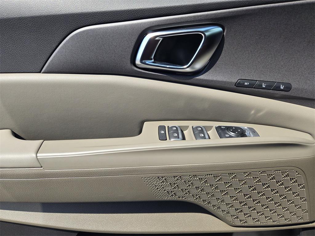 new 2026 Kia Carnival car, priced at $39,895