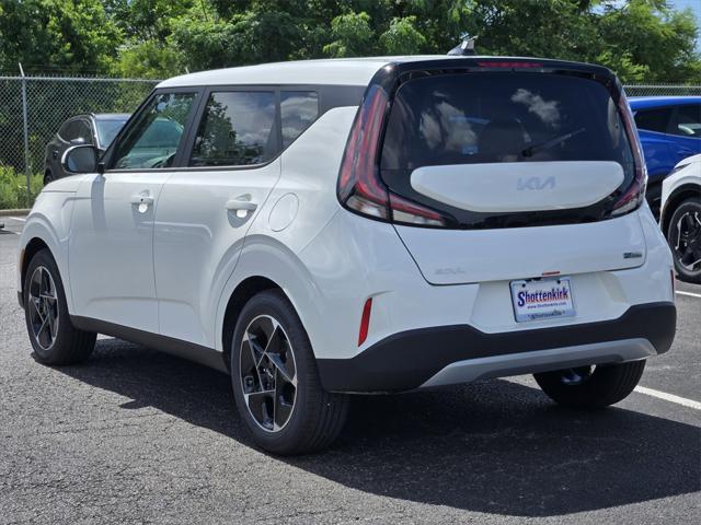 new 2025 Kia Soul car, priced at $24,108