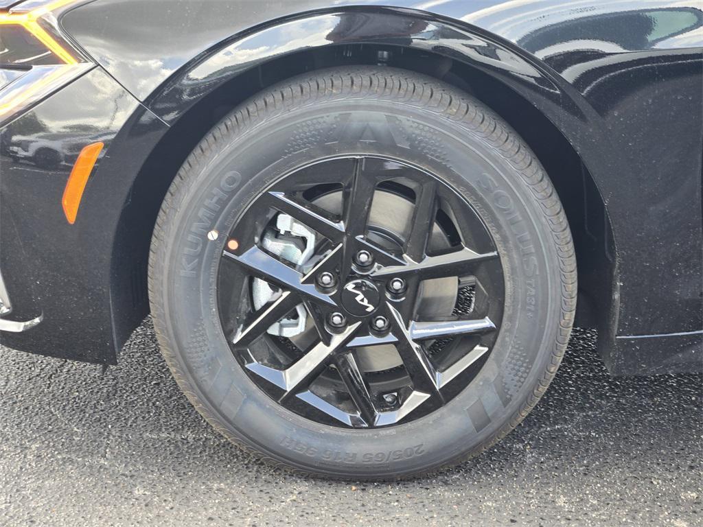 new 2026 Kia K5 car, priced at $25,637