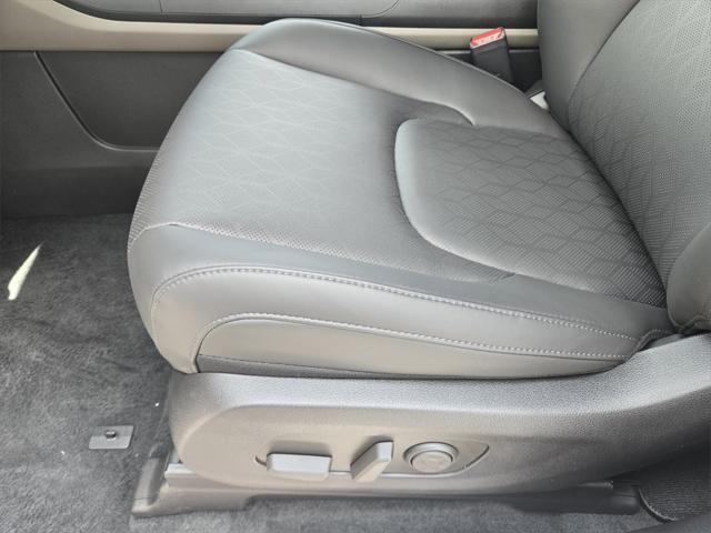 new 2025 Kia Carnival car, priced at $40,495