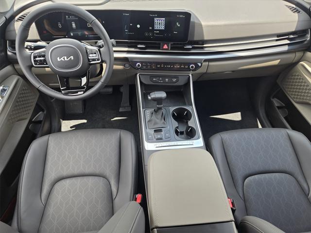 new 2025 Kia Carnival car, priced at $40,495