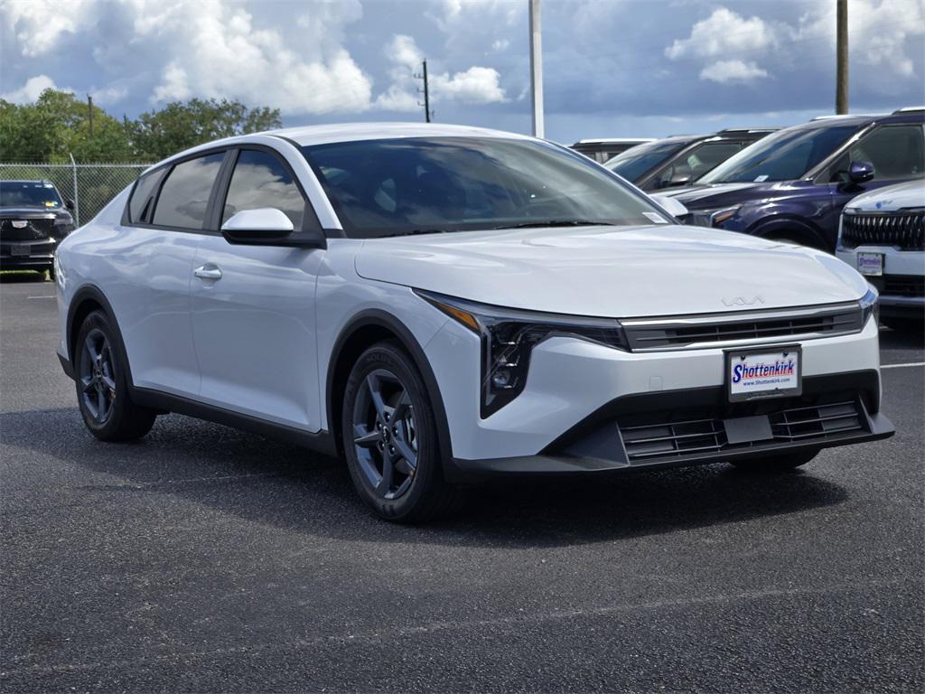 new 2025 Kia K4 car, priced at $22,332