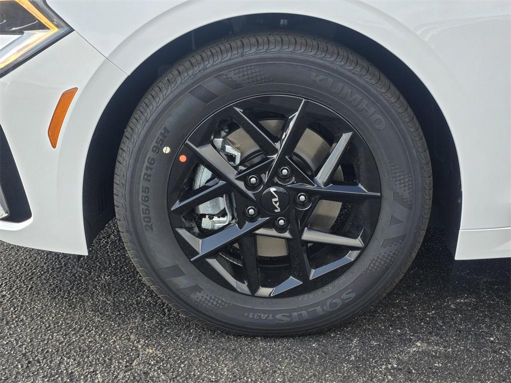 new 2026 Kia K5 car, priced at $28,310