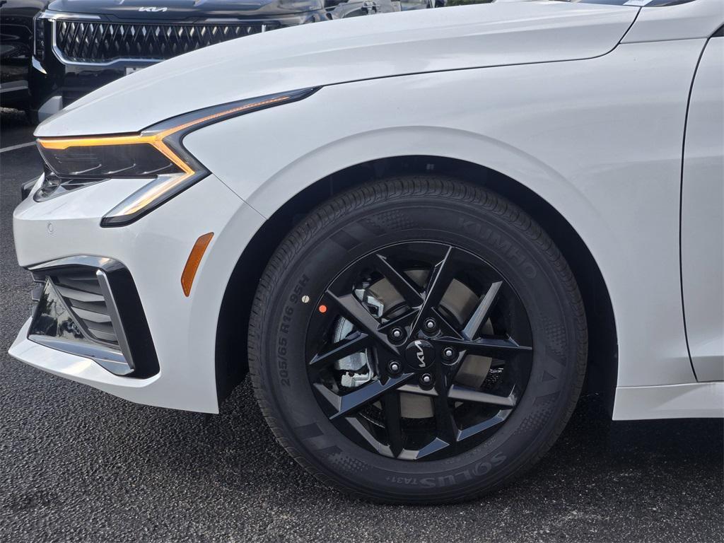 new 2026 Kia K5 car, priced at $28,310