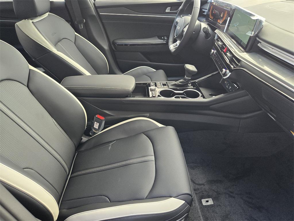 new 2026 Kia K5 car, priced at $27,275