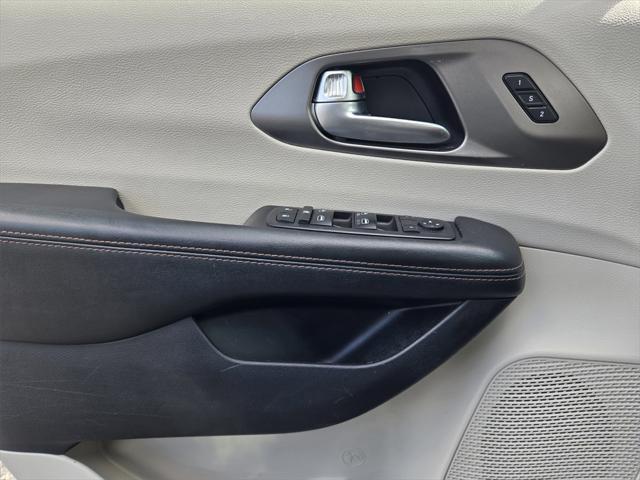 used 2020 Chrysler Pacifica car, priced at $14,991
