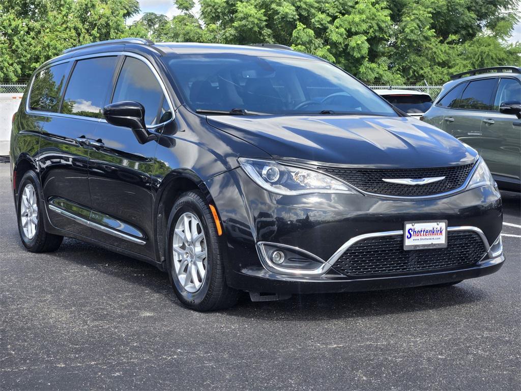 used 2020 Chrysler Pacifica car, priced at $12,122
