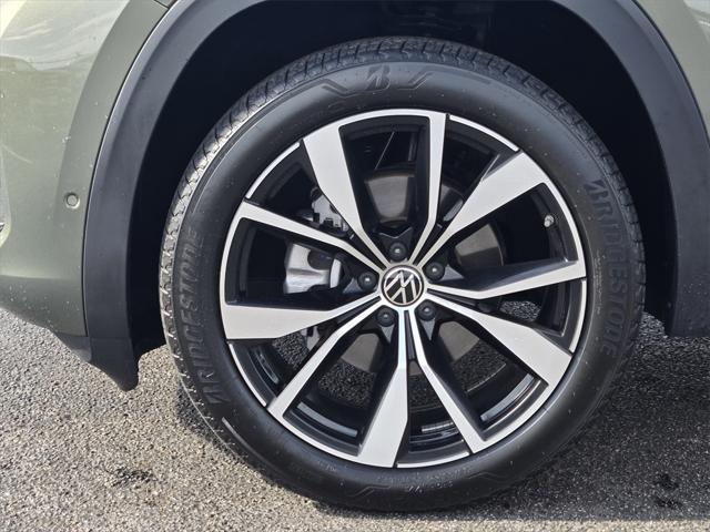 used 2025 Volkswagen Atlas car, priced at $47,787