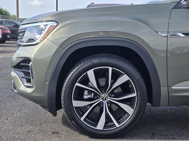 used 2025 Volkswagen Atlas car, priced at $47,787