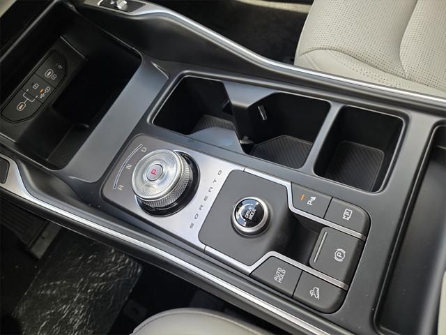 new 2025 Kia Sorento Hybrid car, priced at $40,861