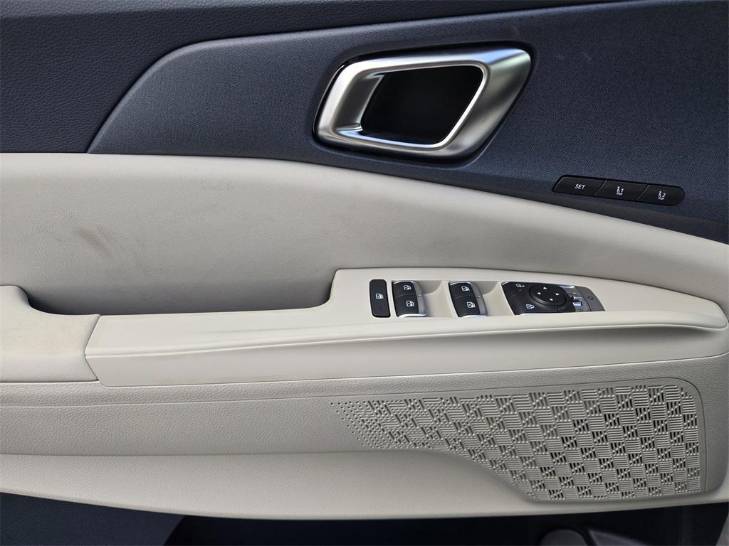 new 2026 Kia Carnival Hybrid car, priced at $44,120