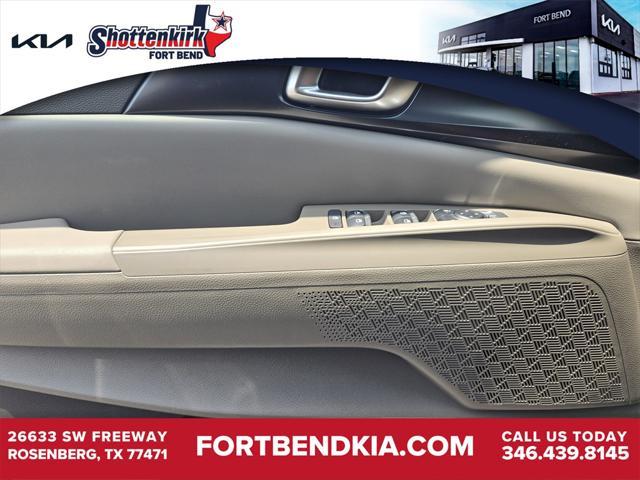 new 2025 Kia Carnival car, priced at $39,190