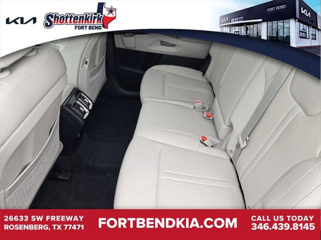 new 2025 Kia Sorento car, priced at $38,795
