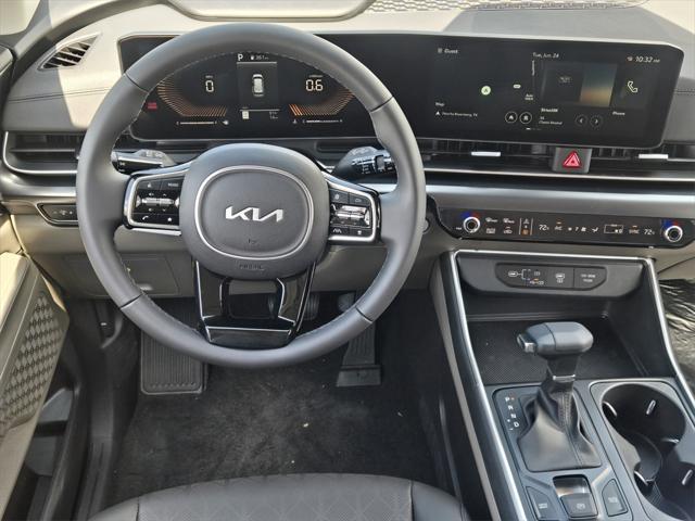 new 2025 Kia Carnival car, priced at $37,649