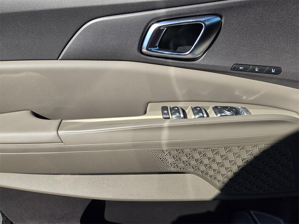 new 2026 Kia Carnival Hybrid car, priced at $46,019