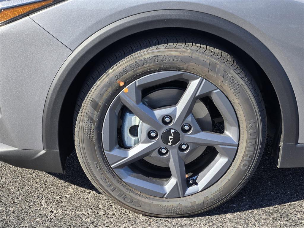 new 2025 Kia K4 car, priced at $21,976