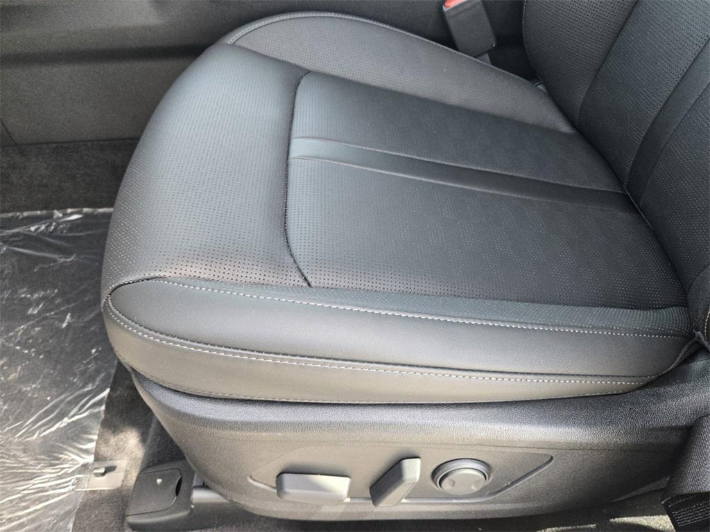 new 2025 Kia Sorento car, priced at $30,889