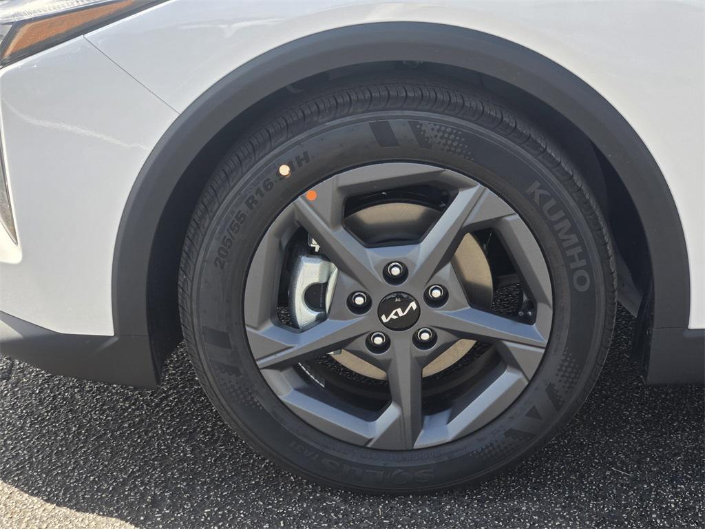 new 2025 Kia K4 car, priced at $22,332
