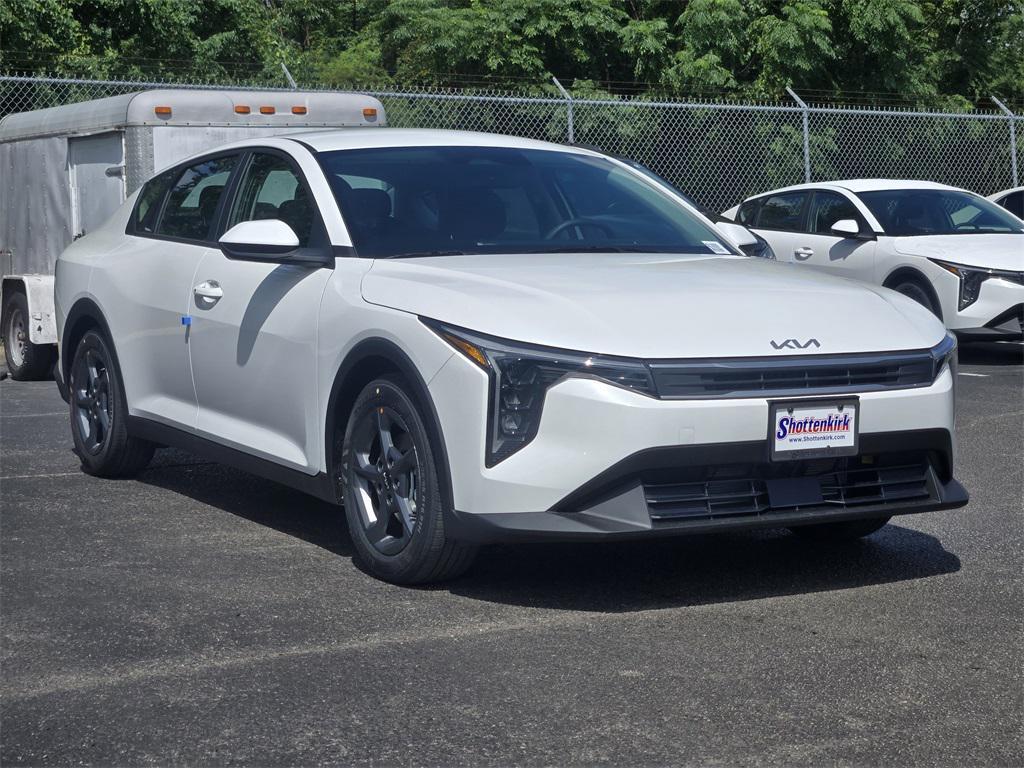 new 2025 Kia K4 car, priced at $22,332