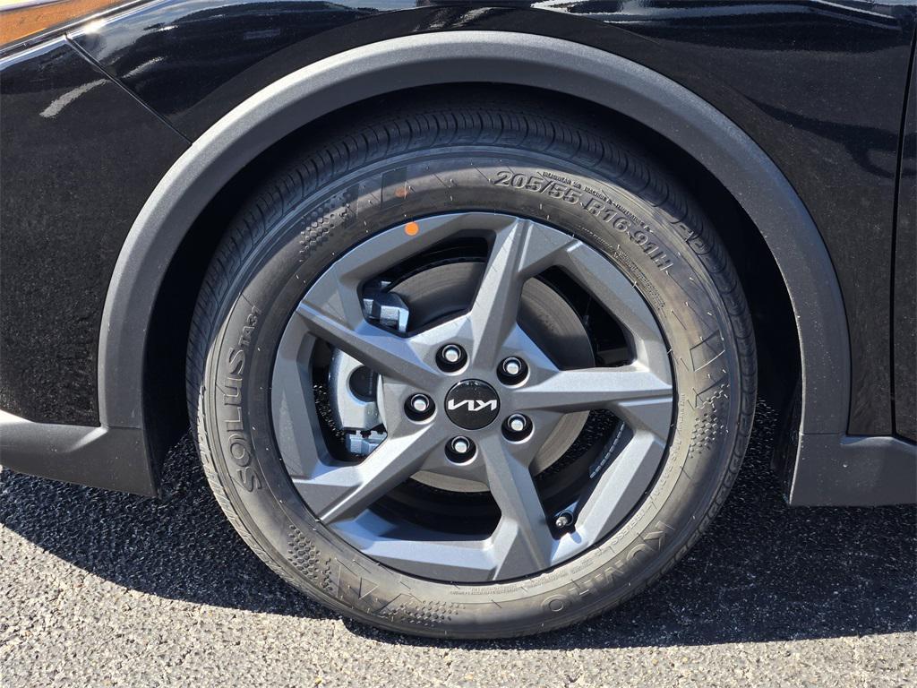 new 2025 Kia K4 car, priced at $21,976
