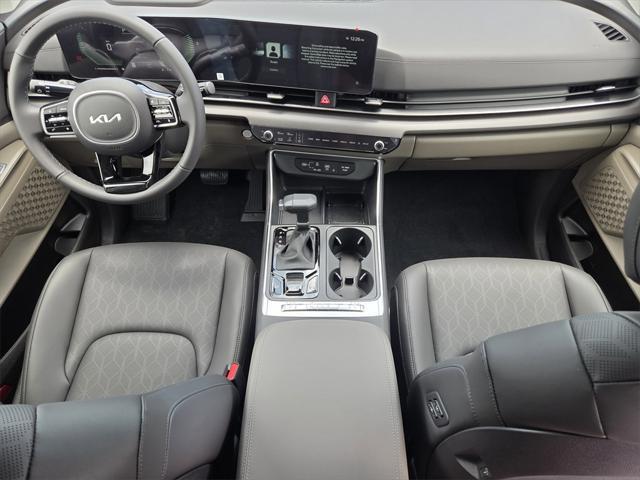 new 2025 Kia Carnival car, priced at $41,065