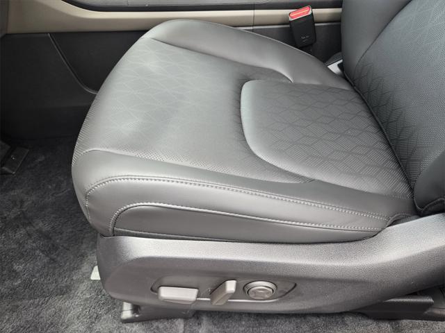 new 2025 Kia Carnival car, priced at $41,065