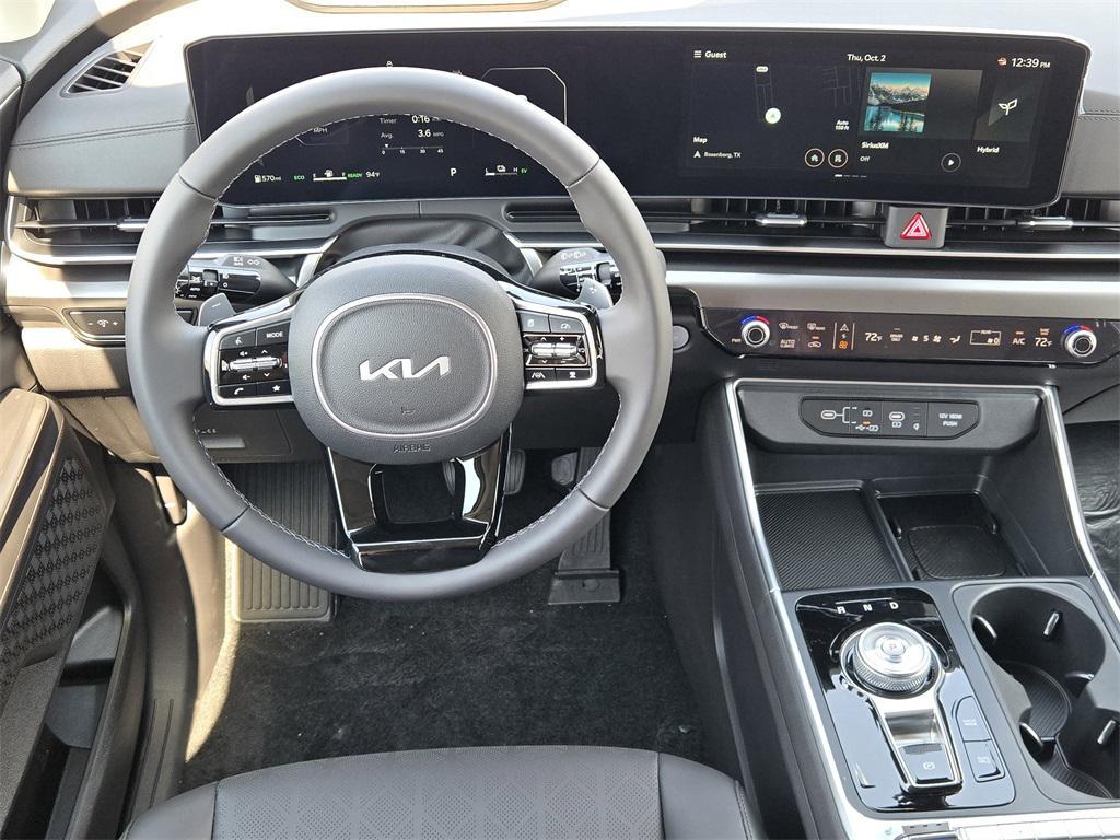new 2026 Kia Carnival Hybrid car, priced at $47,989