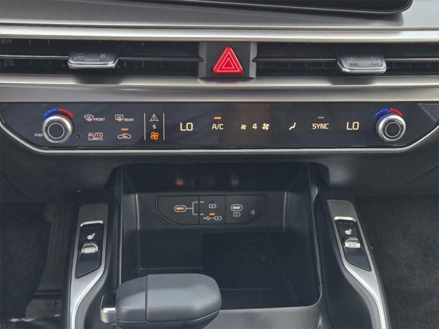 new 2025 Kia Sorento car, priced at $38,300