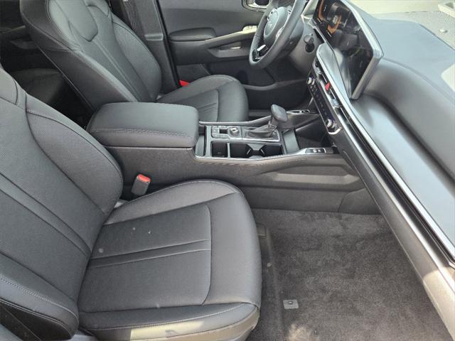 new 2025 Kia Sorento car, priced at $38,300