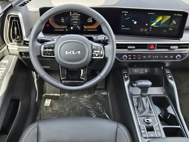 new 2025 Kia Sorento car, priced at $38,300