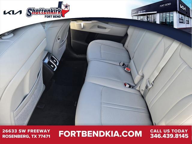 new 2025 Kia Sorento car, priced at $38,105