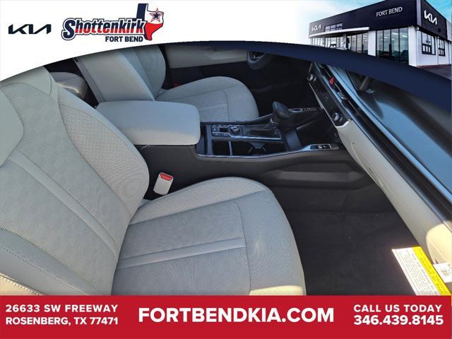new 2025 Kia Sorento car, priced at $38,105