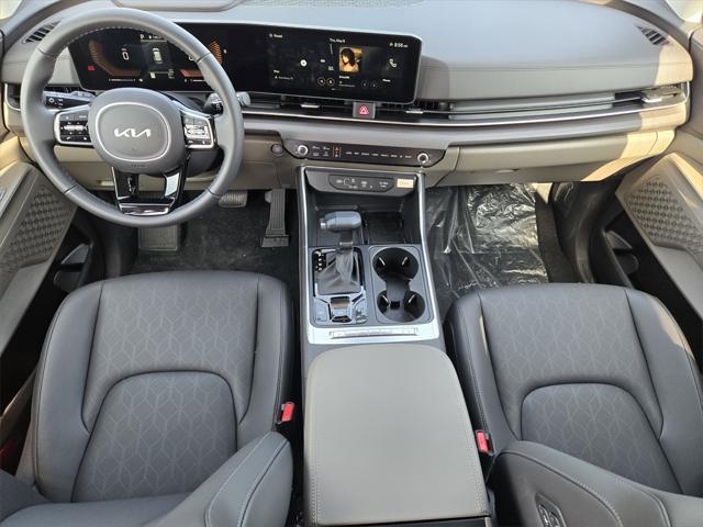 new 2025 Kia Carnival car, priced at $40,331